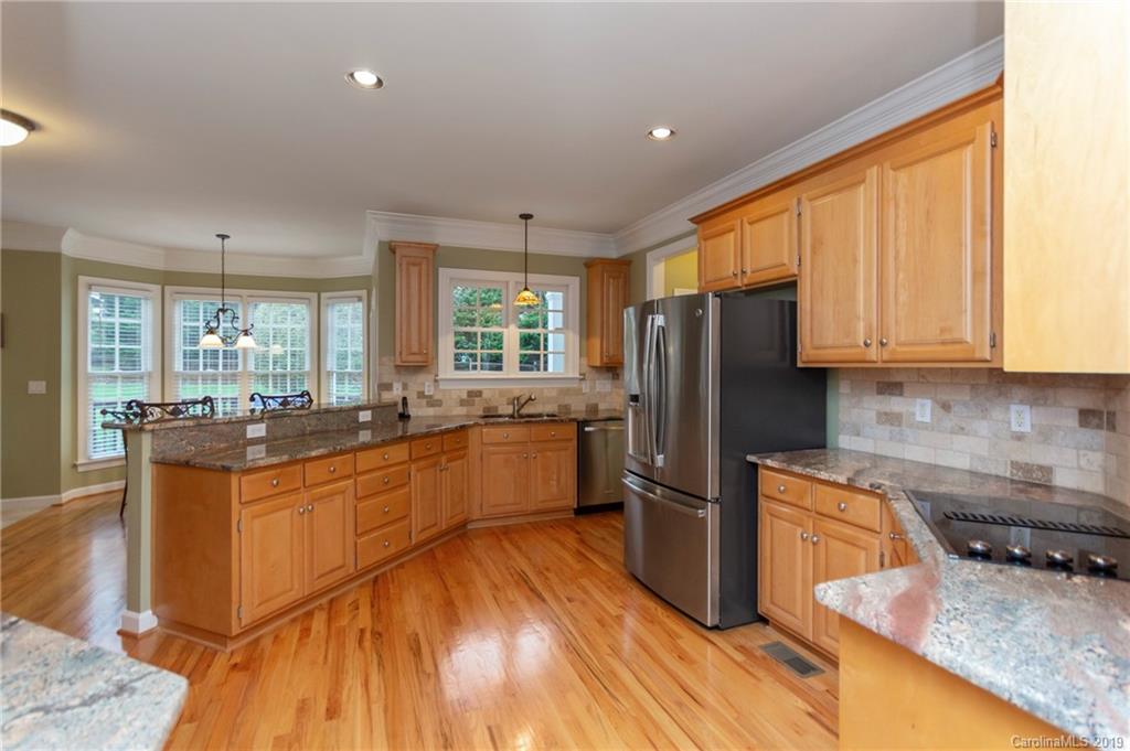 12115 Farnborough Road Huntersville, NC 28078 - Photo 6 of 32 Gallery Image 6