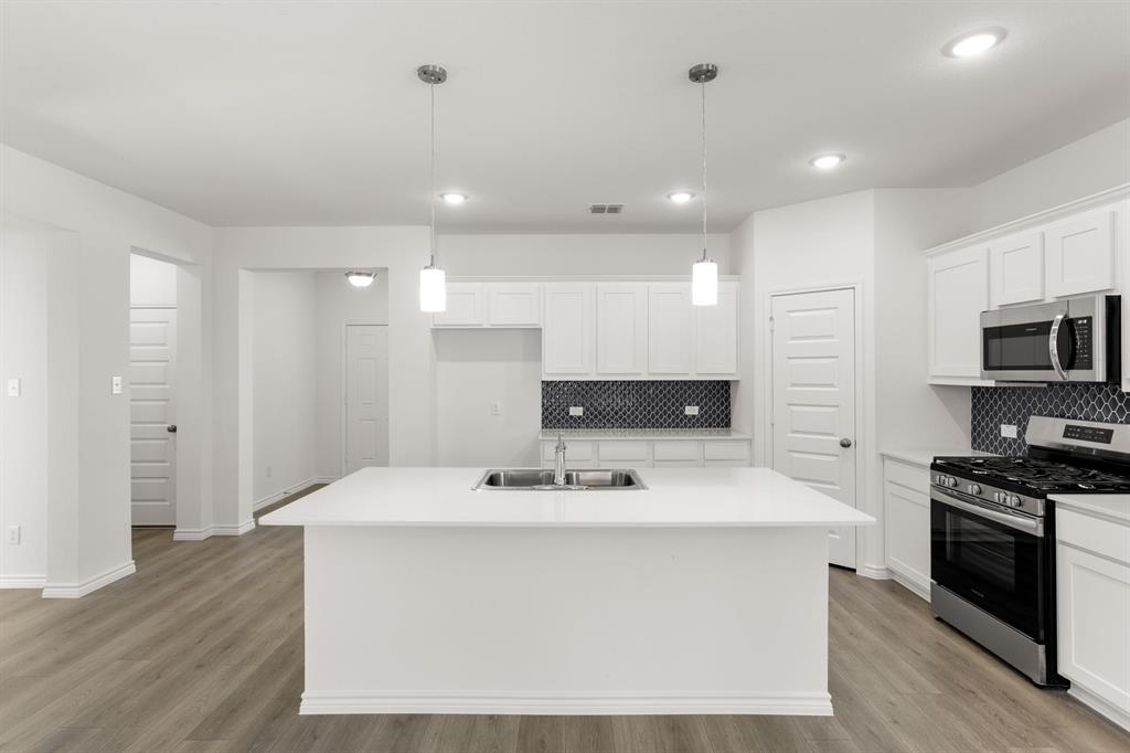 418 Comanche Drive Cleburne, TX 76033 - Photo 11 of 40 No title