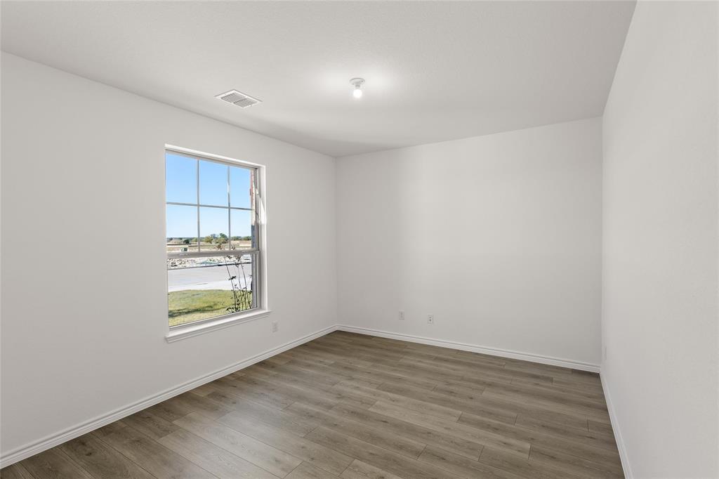 418 Comanche Drive Cleburne, TX 76033 - Photo 12 of 40 418 ComancheFlex Room1