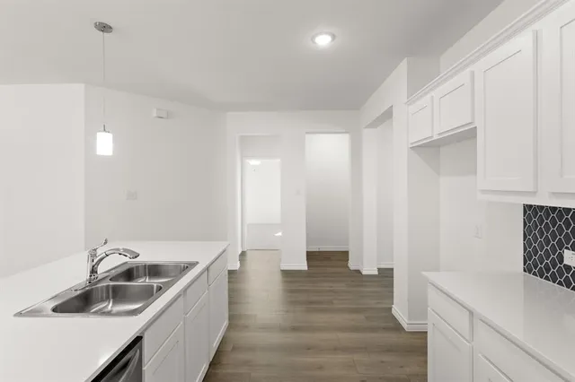 $319,900 | 418 Comanche Drive, Cleburne, TX 76033