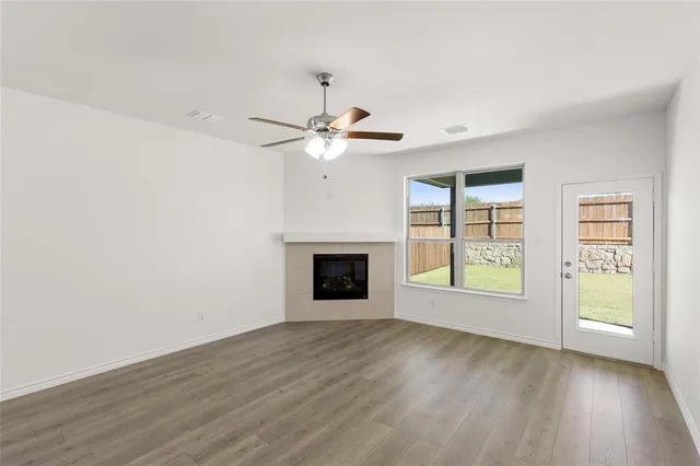 $319,900 | 418 Comanche Drive, Cleburne, TX 76033