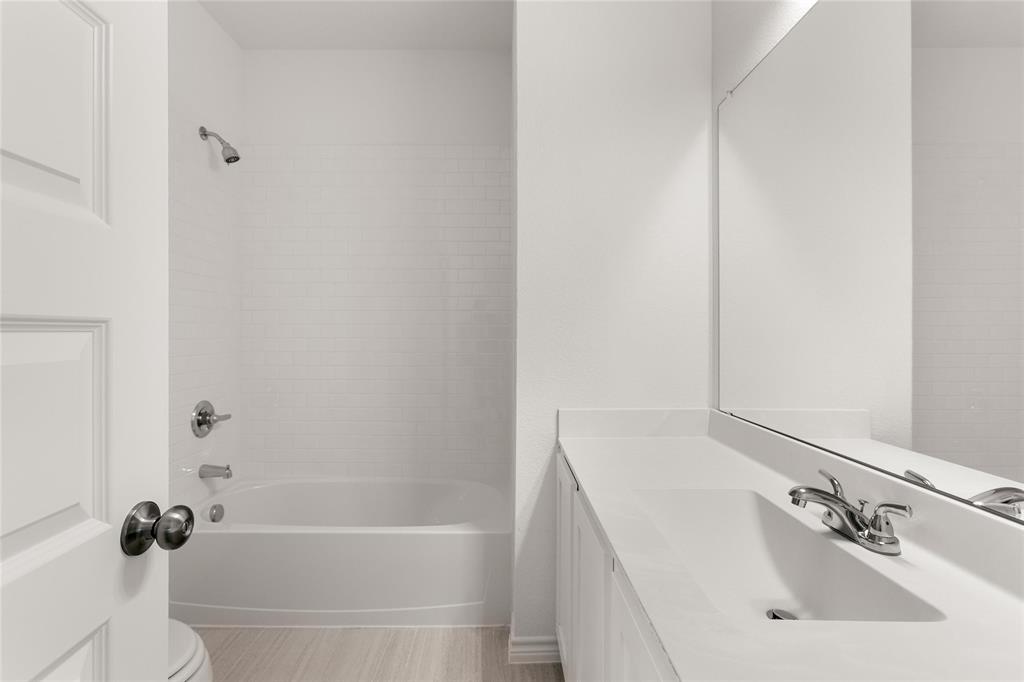 418 Comanche Drive Cleburne, TX 76033 - Photo 30 of 40 418 ComancheBathroom1