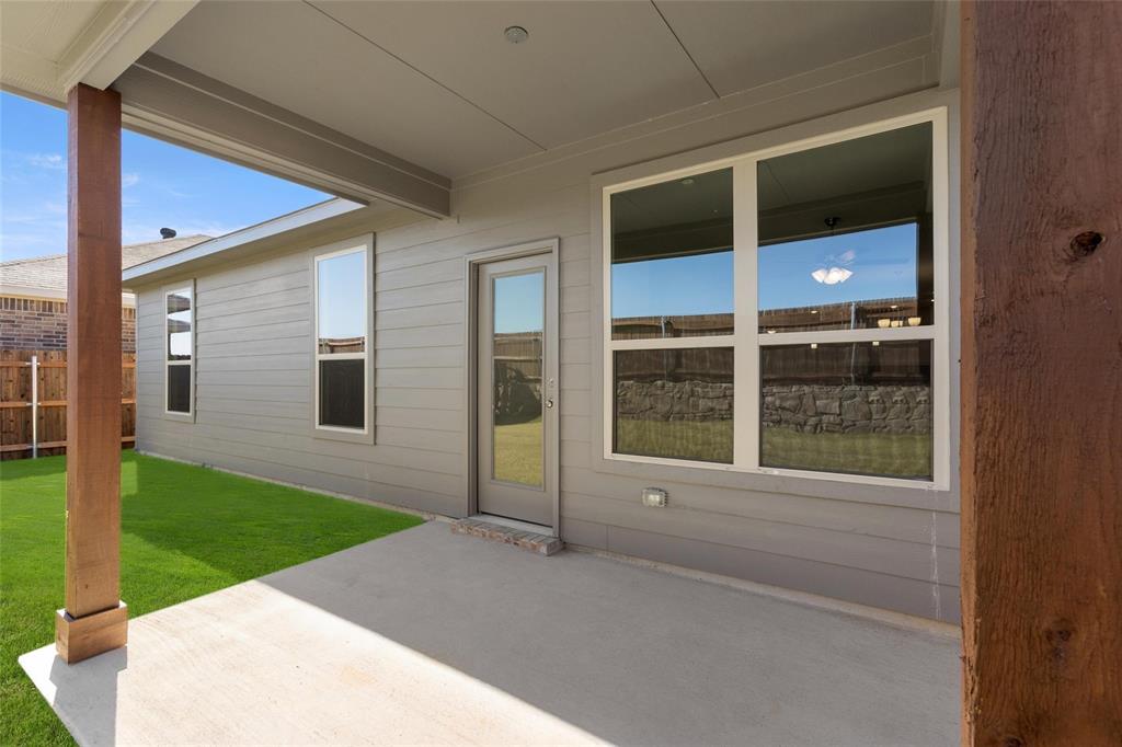 418 Comanche Drive Cleburne, TX 76033 - Photo 37 of 40 418 ComanchePatio1