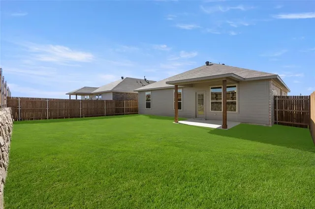 $319,900 | 418 Comanche Drive, Cleburne, TX 76033