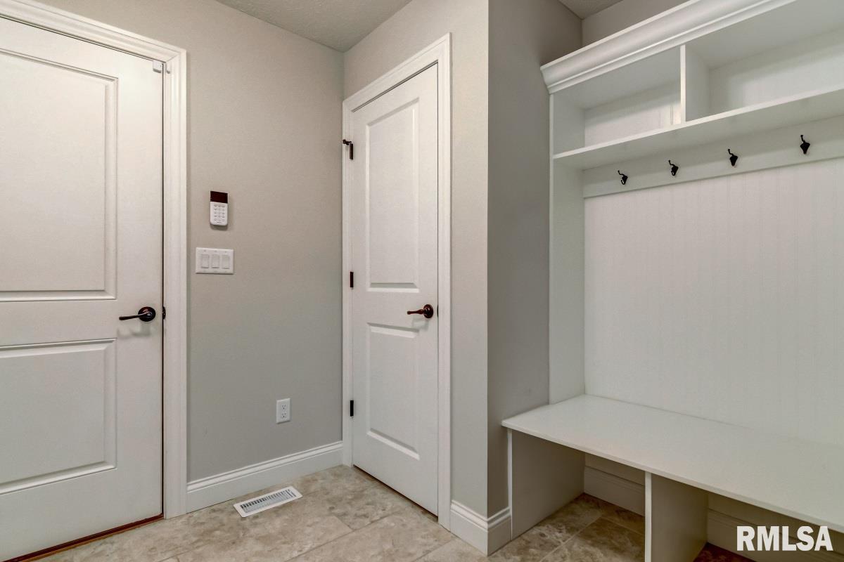 3417 Mazon Court Springfield, IL 62711 - Photo 27 of 37