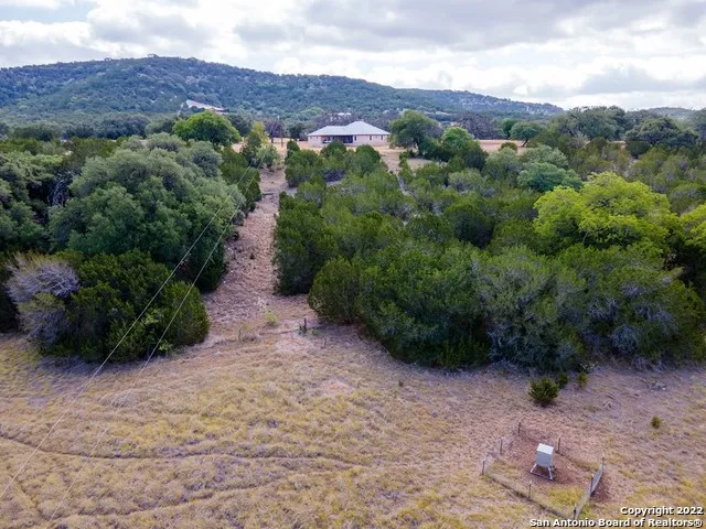 $989,000 | 326 Rocky Creek Road, Medina, TX 78055