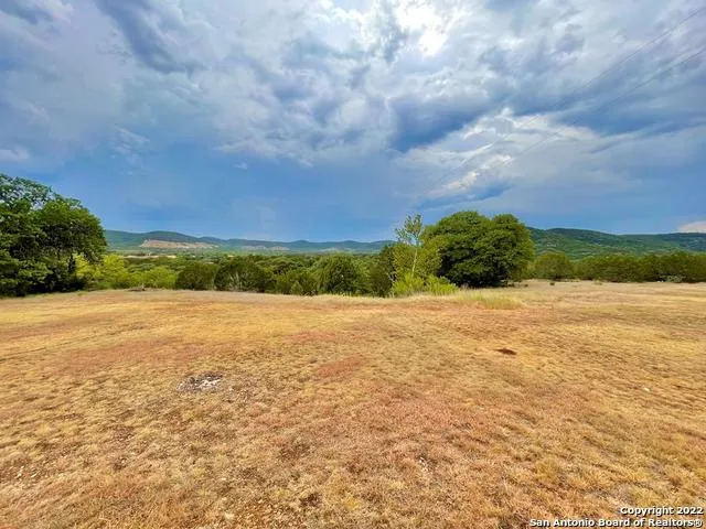 $989,000 | 326 Rocky Creek Road, Medina, TX 78055