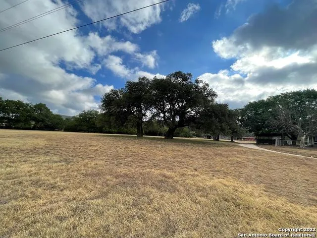 $989,000 | 326 Rocky Creek Road, Medina, TX 78055