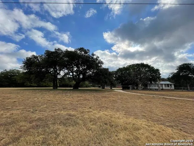 $989,000 | 326 Rocky Creek Road, Medina, TX 78055