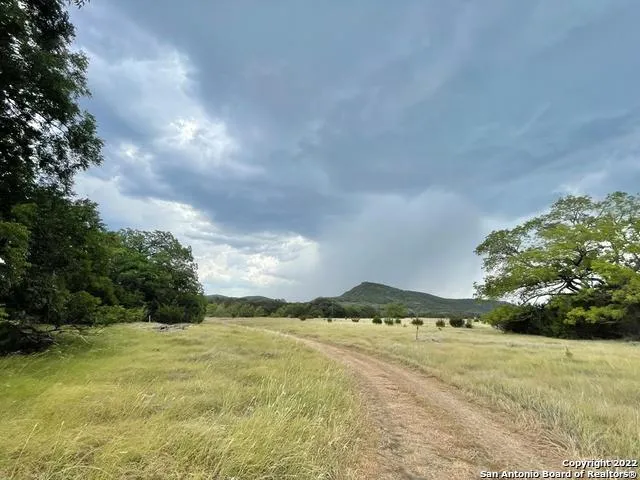 $989,000 | 326 Rocky Creek Road, Medina, TX 78055