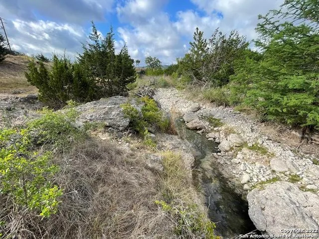 $989,000 | 326 Rocky Creek Road, Medina, TX 78055