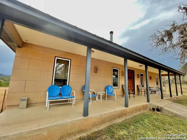 $989,000 | 326 Rocky Creek Road, Medina, TX 78055