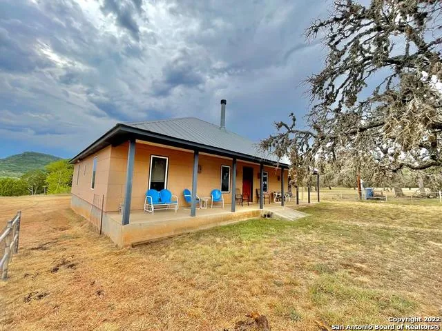$989,000 | 326 Rocky Creek Road, Medina, TX 78055