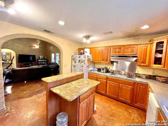 $989,000 | 326 Rocky Creek Road, Medina, TX 78055