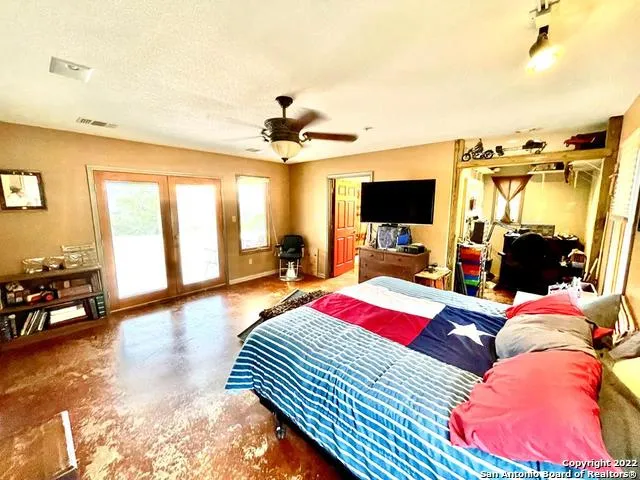 $989,000 | 326 Rocky Creek Road, Medina, TX 78055