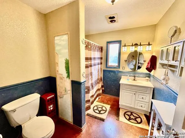 $989,000 | 326 Rocky Creek Road, Medina, TX 78055