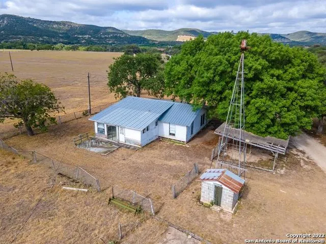 $989,000 | 326 Rocky Creek Road, Medina, TX 78055