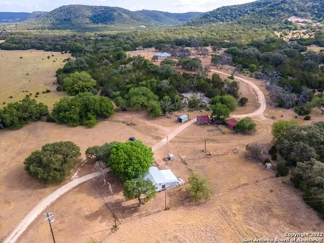 $989,000 | 326 Rocky Creek Road, Medina, TX 78055