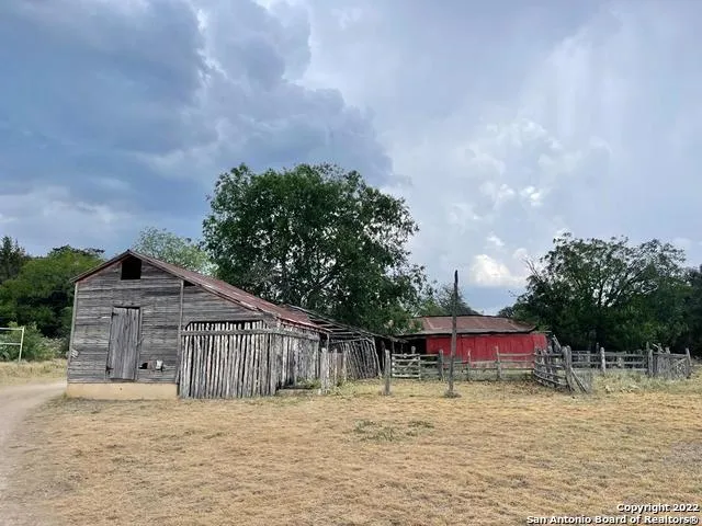 $989,000 | 326 Rocky Creek Road, Medina, TX 78055