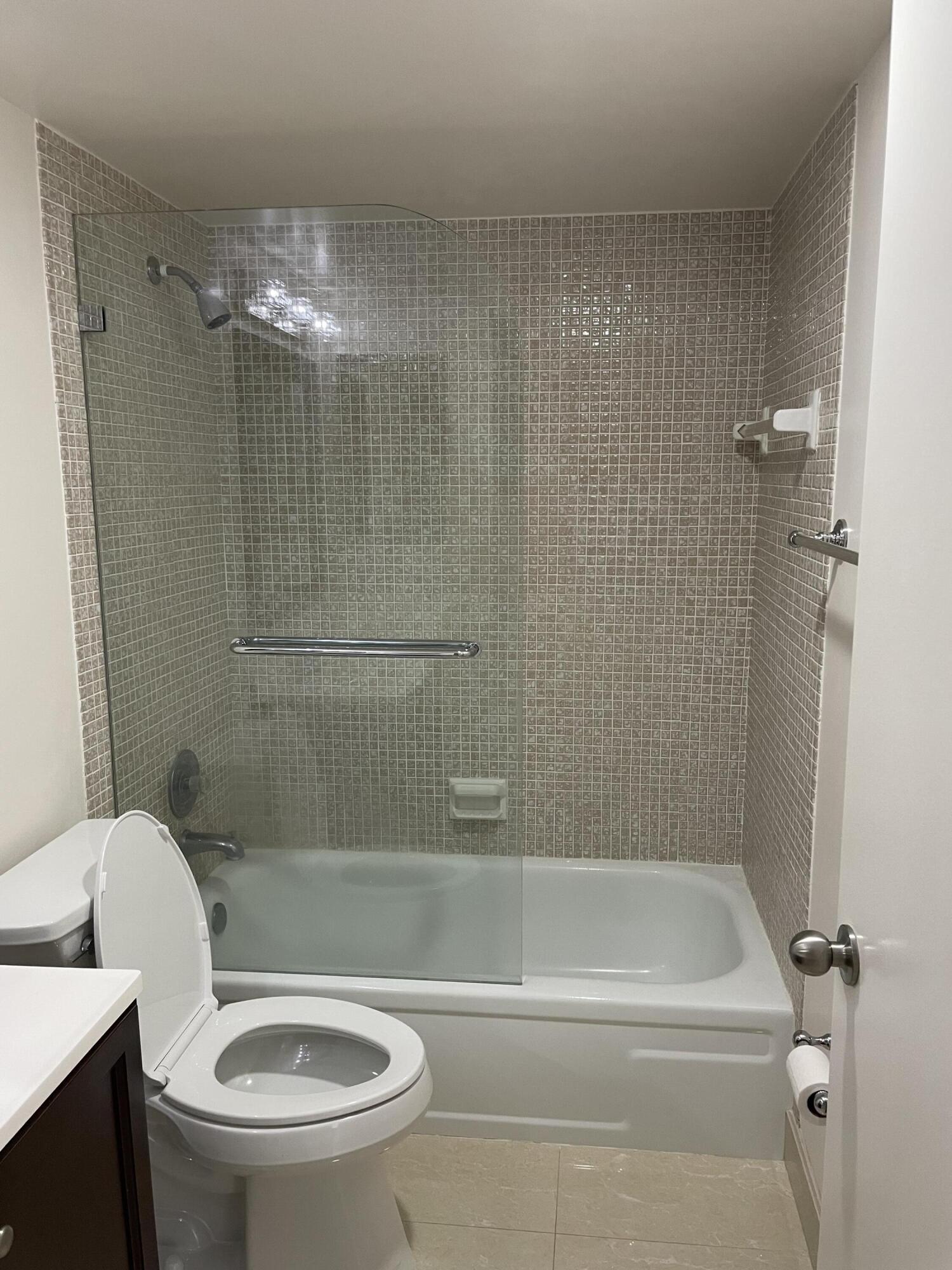 4029 Guildford East, Unit 4029 Boca Raton, FL 33434 - Photo 8 of 16 IMG_2539