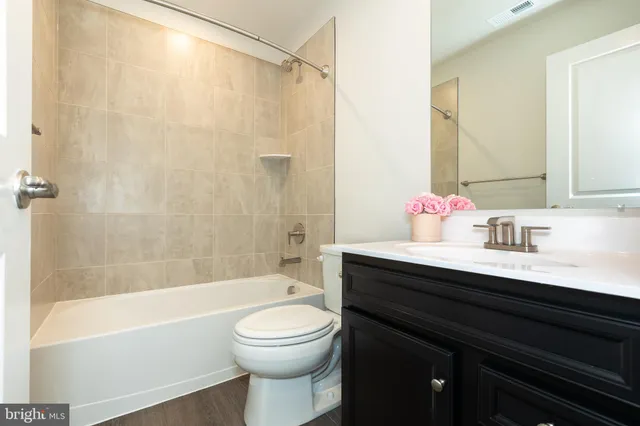 $2,950 | 180 Woodgate Circle, Unit CLARENDON3, Pasadena, MD 21122