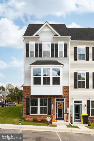 $2,950 | 180 Woodgate Circle, Unit CLARENDON3, Pasadena, MD 21122