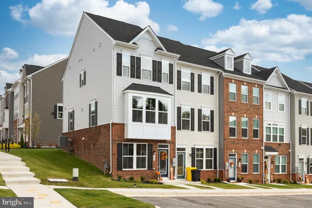 $2,950 | 180 Woodgate Circle, Unit CLARENDON3, Pasadena, MD 21122