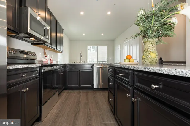 $2,950 | 180 Woodgate Circle, Unit CLARENDON3, Pasadena, MD 21122