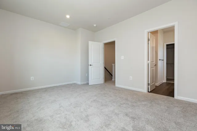 $2,950 | 180 Woodgate Circle, Unit CLARENDON3, Pasadena, MD 21122