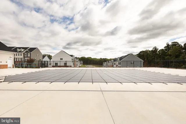 $2,950 | 180 Woodgate Circle, Unit CLARENDON3, Pasadena, MD 21122