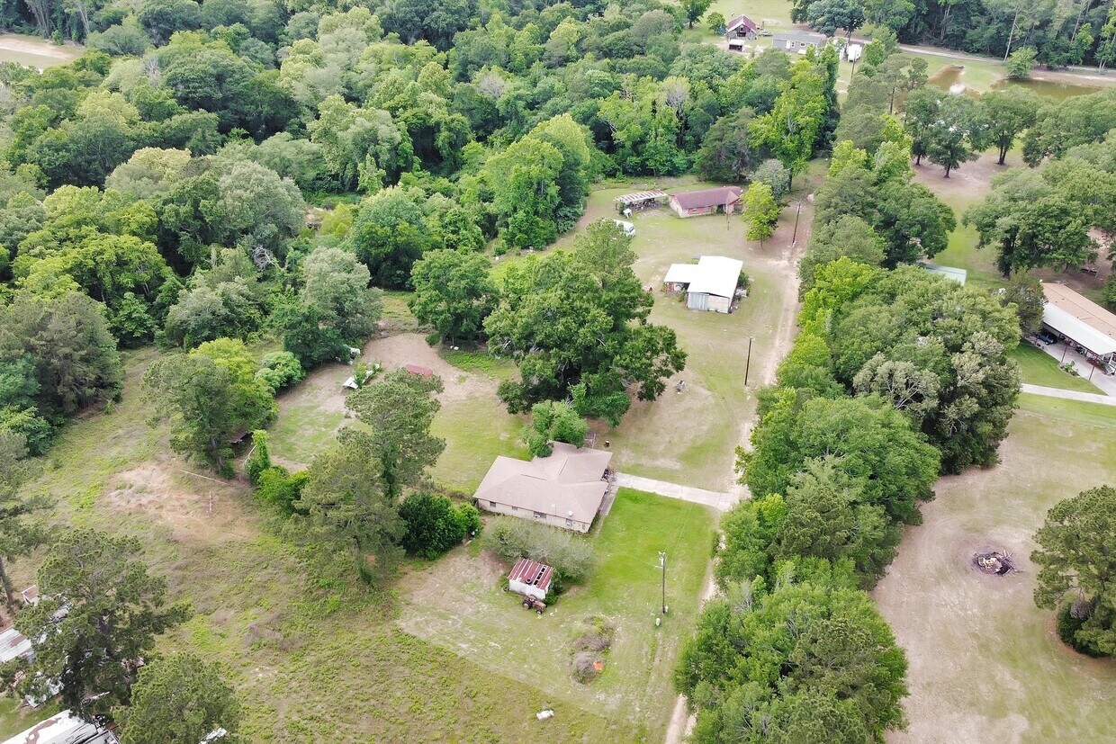 15635 Hwy 105 Road Conroe, TX 77306 - Photo 12 of 22
