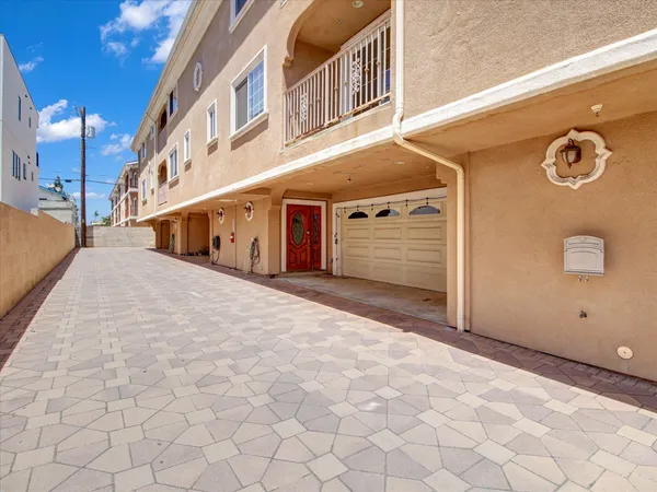 $689,000 | 1617 West 208th Street, Unit 2, Torrance, CA 90501