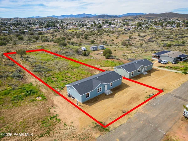 a view of a tennis court