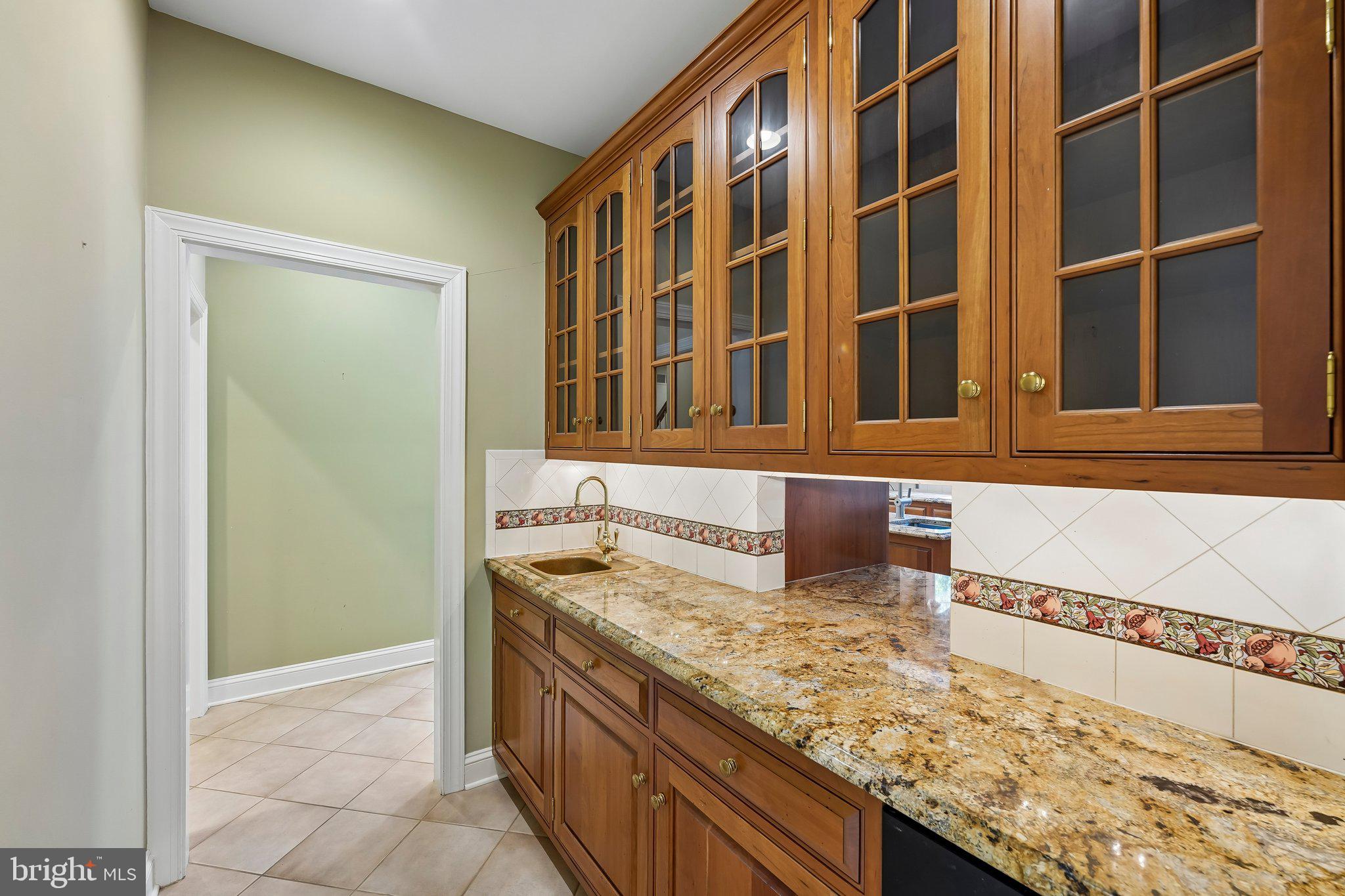 15 Old Covered Bridge Road Newtown Square, PA 19073 - Photo 21 of 71 Butler's pantry