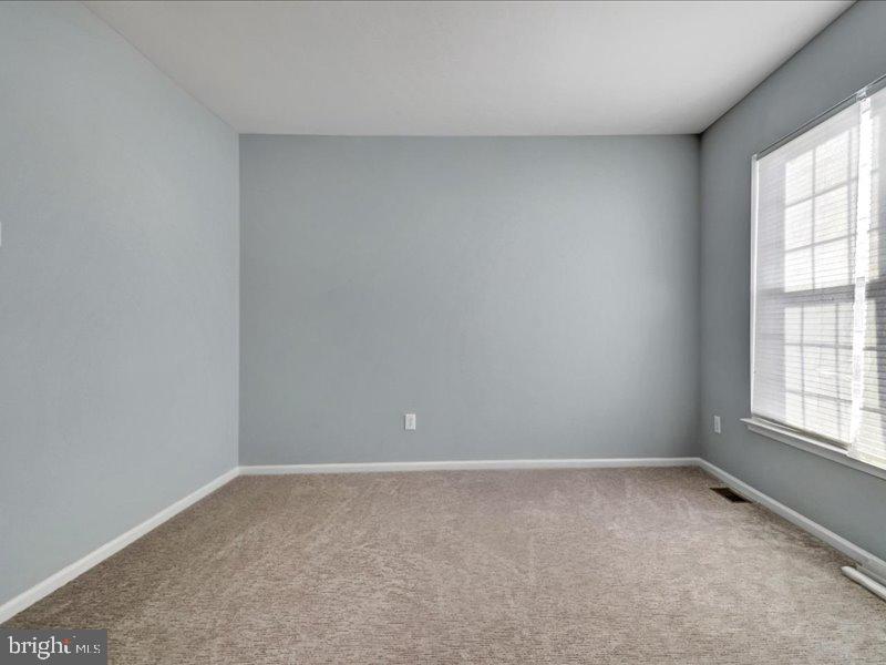 77 Cayuga Road Bordentown, NJ 08505 - Photo 8 of 37