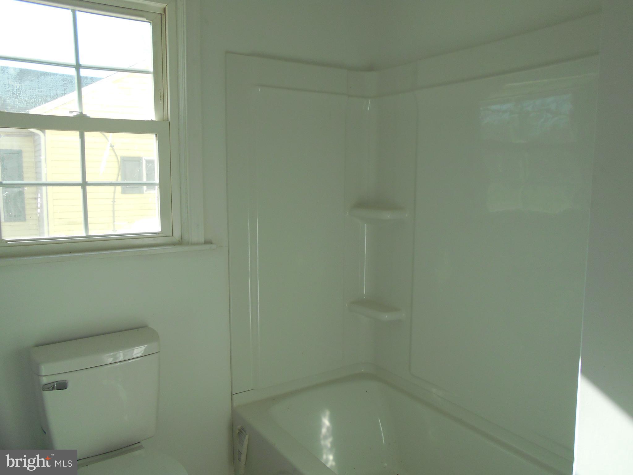 913 Central Avenue Cambridge, MD 21613 - Photo 9 of 20 Bath