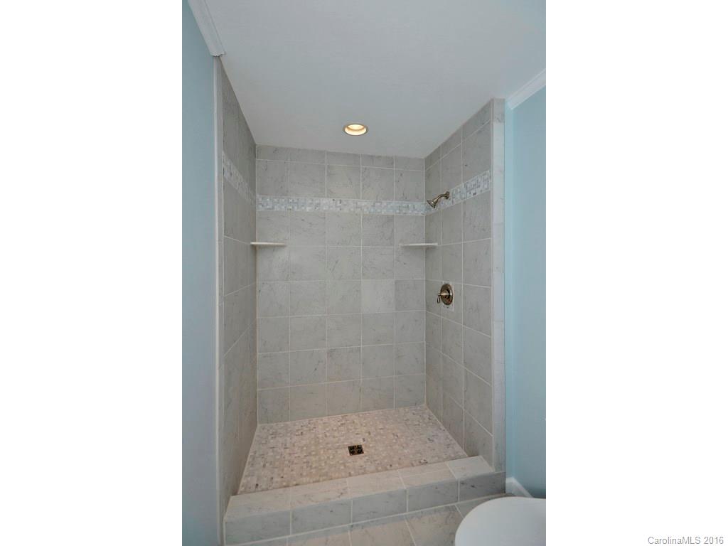 303 Balsam Road, Unit 12 Hendersonville, NC 28792 - Photo 12 of 21 Gallery Image 12