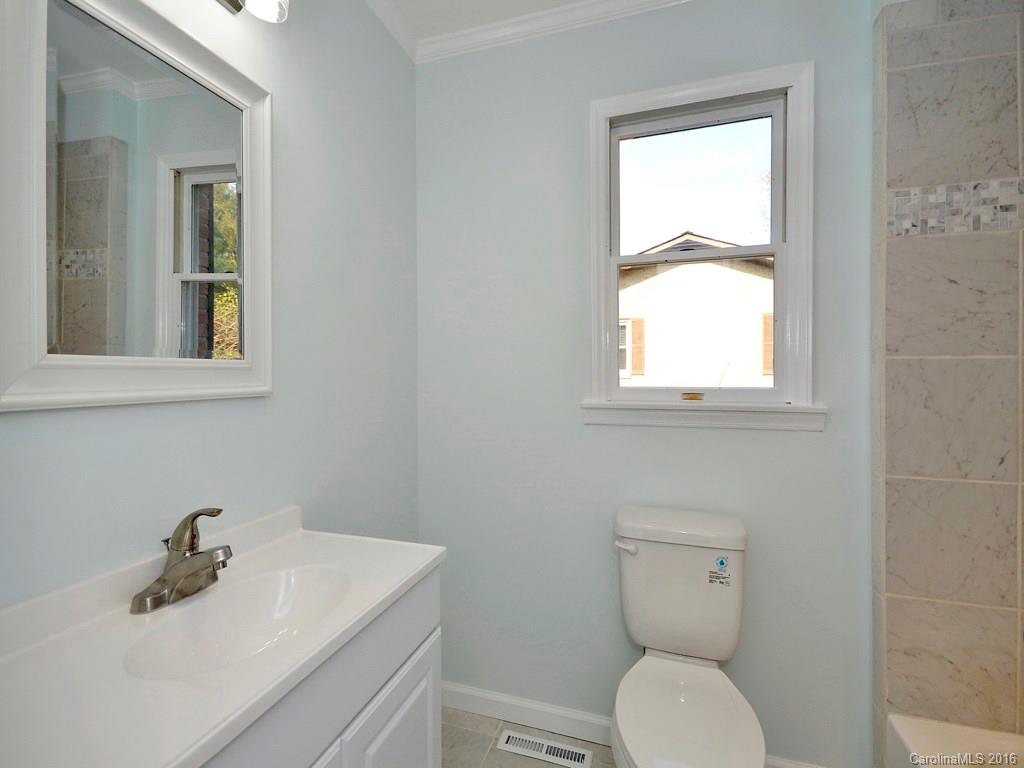 303 Balsam Road, Unit 12 Hendersonville, NC 28792 - Photo 14 of 21 Gallery Image 14