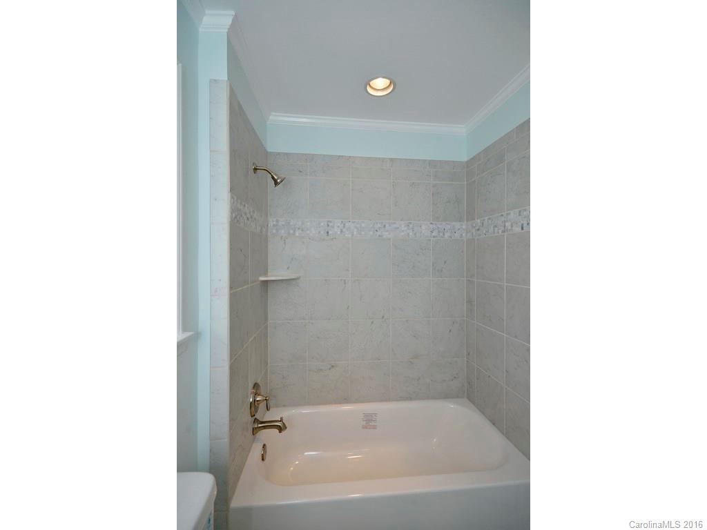 303 Balsam Road, Unit 12 Hendersonville, NC 28792 - Photo 15 of 21 Gallery Image 15
