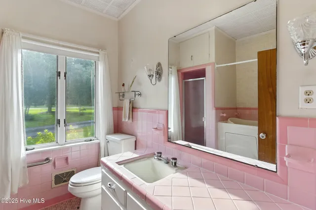 $799,000 | 511 North Timberly Lane, Burgaw, NC 28425