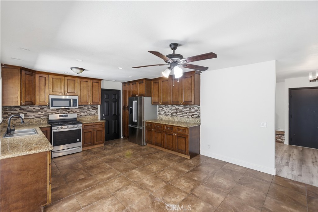 2511 Spring Meadow Lane Highland, CA 92346 - Photo 10 of 52