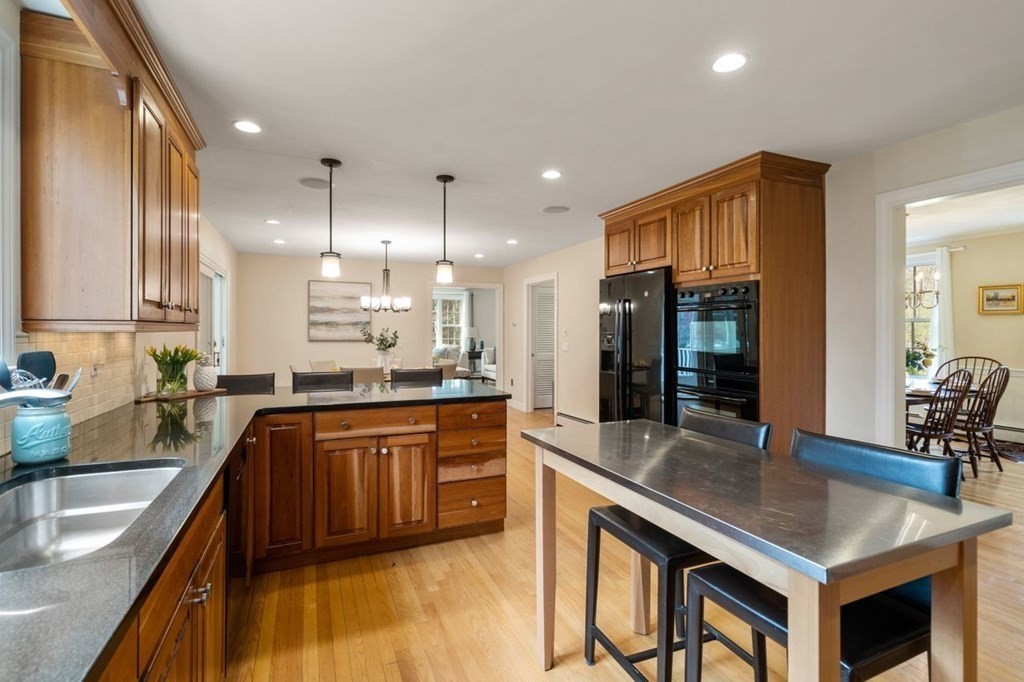 108 Ford Road Sudbury, MA 01776 - Photo 8 of 42 Gallery Image 8