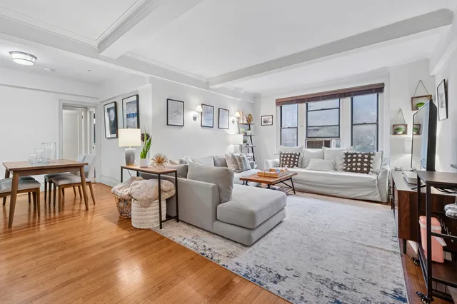 $895,000 | 865 1st Avenue, Unit 6E | Midtown East
