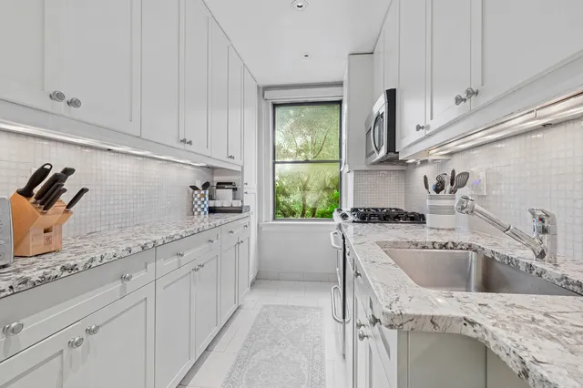 $895,000 | 865 1st Avenue, Unit 6E | Midtown East