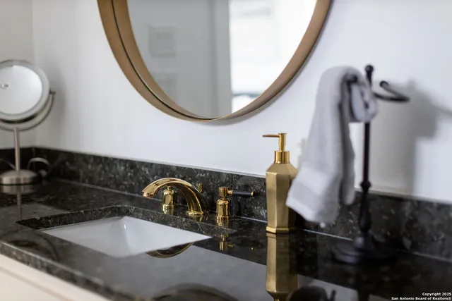 $1,875 | 1940 Green Hill Drive, Canyon Lake, TX 78133