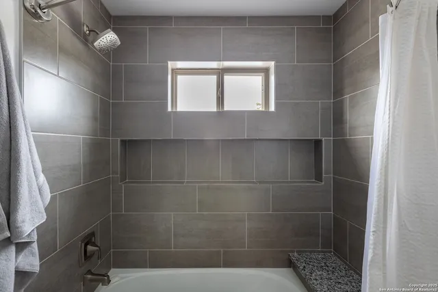 $1,875 | 1940 Green Hill Drive, Canyon Lake, TX 78133