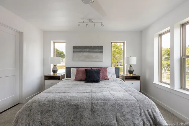 $1,875 | 1940 Green Hill Drive, Canyon Lake, TX 78133