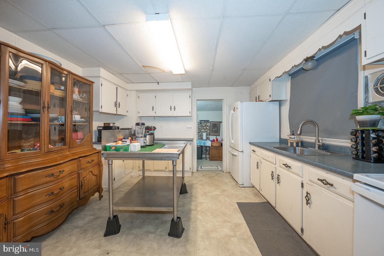 40 Grove Avenue Devon, PA 19333 - Photo 9 of 29