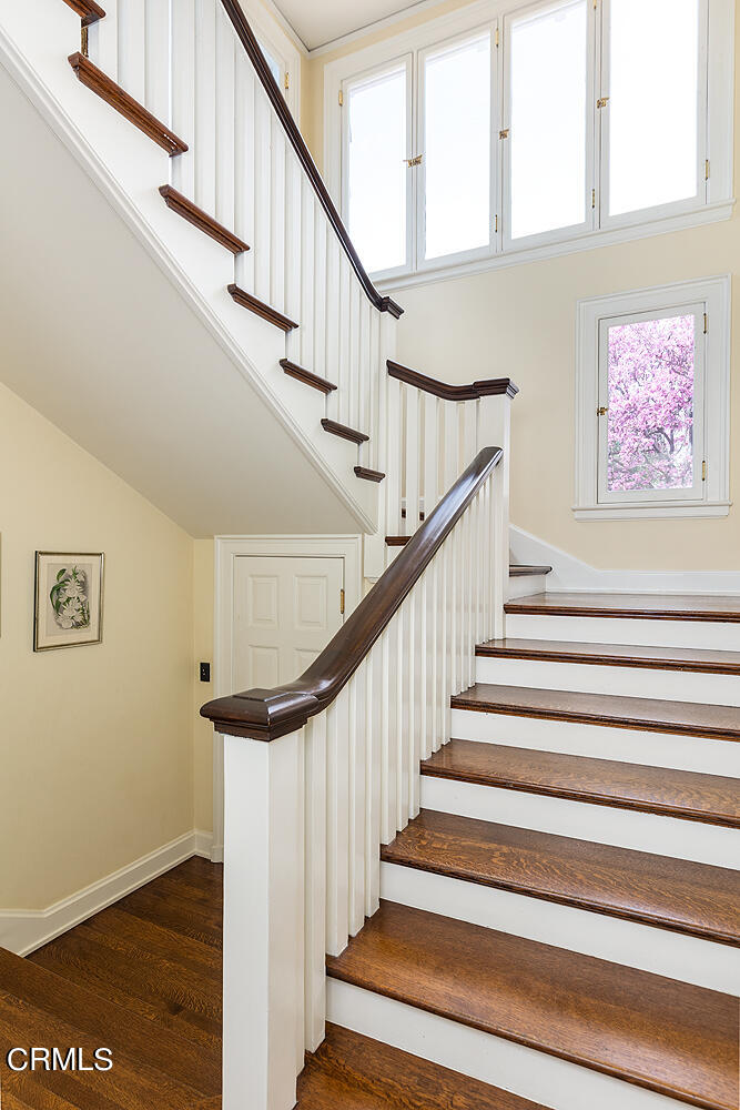 1375 Ridge Way Pasadena, CA 91106 - Photo 17 of 36 a view of entryway