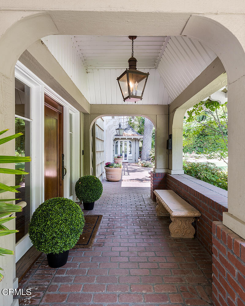 1375 Ridge Way Pasadena, CA 91106 - Photo 7 of 36 a building outdoor space with patio furniture and potted plants